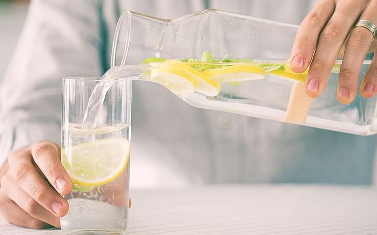How to: வீட்டிலேயே டீடாக்ஸ் டிரிங்க் தயாரிப்பது எப்படி? I How to prepare detox drink? 