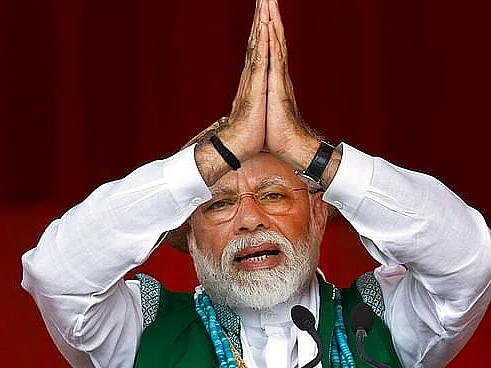 `மோடி தலைமையில் இரட்டை அரசுகள்..!' - ப.சிதம்பரத்தின் குற்றச்சாட்டும் பா.ஜ.க. பதிலும்