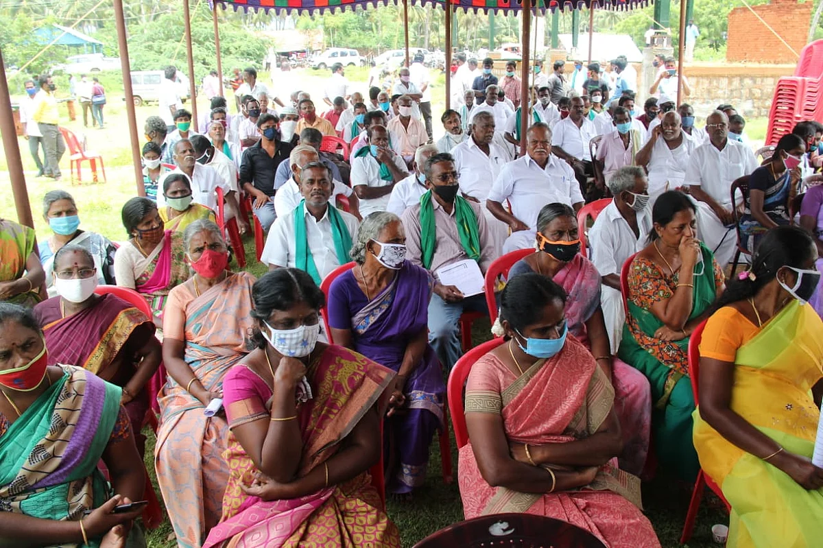 போராட்டத்தில் கலந்துகொண்ட விவசாயிகள்