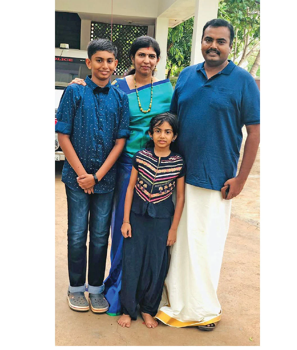 “வீட்ல இருந்தாலே விசேஷம்தான்!” - இது போலீஸ் தீபாவளி