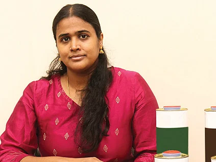 மணக்கும் மரச்செக்கு எண்ணெய் பிசினஸ்... மாஸ் காட்டும் தாரா!
