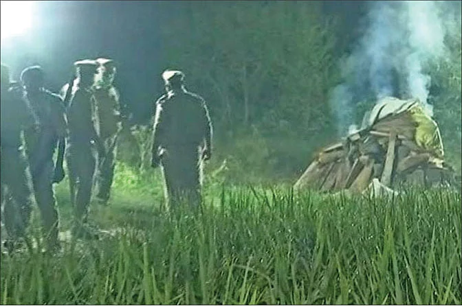 அநீதி... அவதூறு... அவமானம்... கலங்கவைக்கும் ஹத்ராஸ் கொடூரம்!
