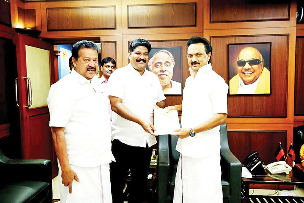 “கௌதம சிகாமணி ஒன்றும் உத்தம சிகாமணி அல்ல!”