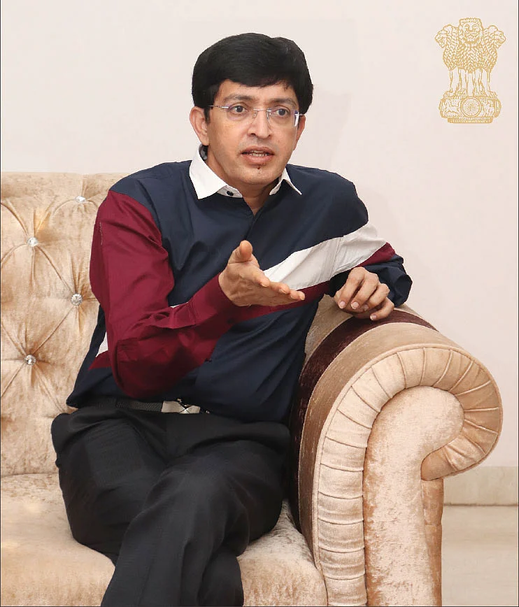 பயணம்... அநிருத் பாடல்கள்... வெஜ் பிரியாணி... ராதாகிருஷ்ணன் ஐ.ஏ.எஸ்
ஃபேமலி ஷேரிங்ஸ்