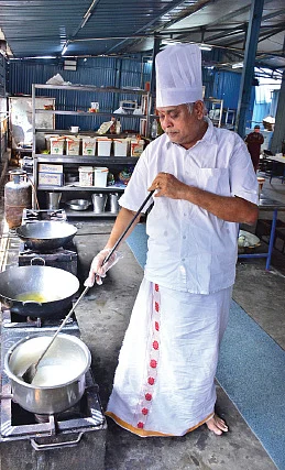 செலிபிரிட்டீஸ் வித் செஃப்