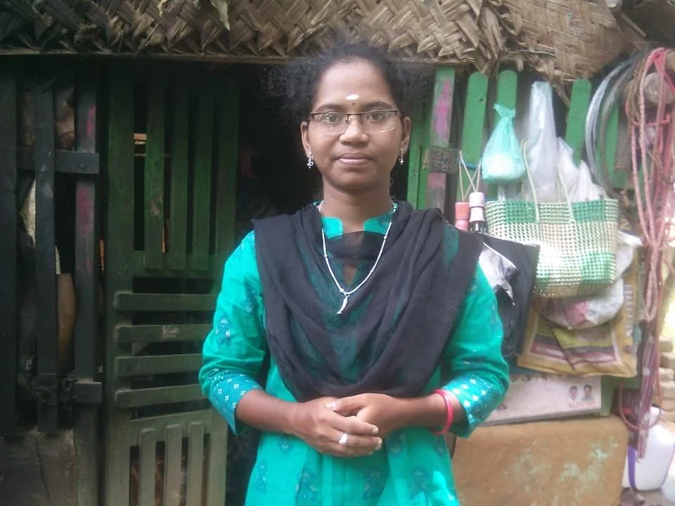 மாணவி பத்மபிரியா
