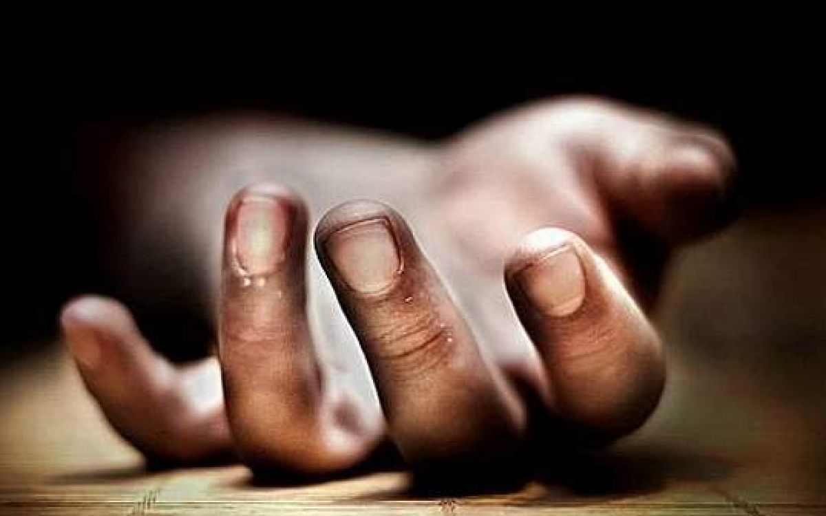 தேனி : தேர்வில் 'பிட்' அடித்ததைக் கண்டித்த ஆசிரியர் - மனமுடைந்த மாணவன் தற்கொலை 