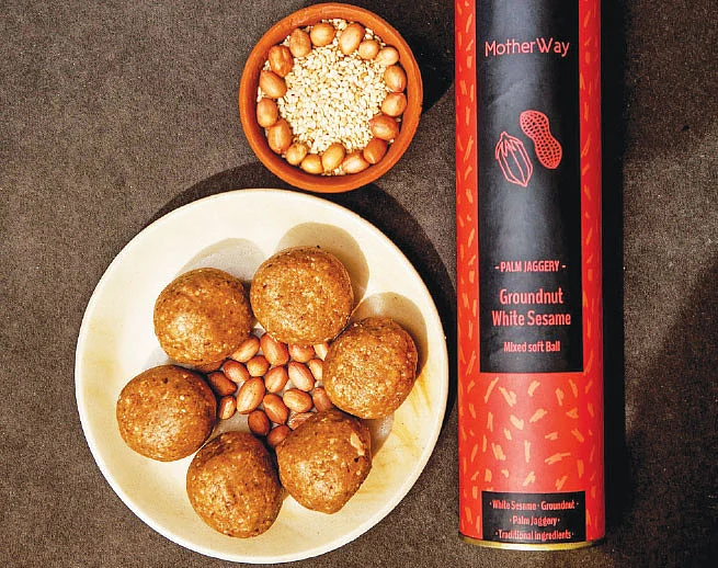 கருப்பட்டி
கடலை மிட்டாய்