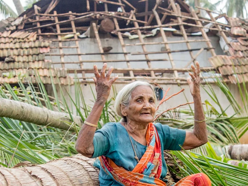 தஞ்சை: கஜா புயல் நினைவு... நிவர் புயலை அச்சத்துடன் எதிர்கொள்ளும் டெல்டா மக்கள்!