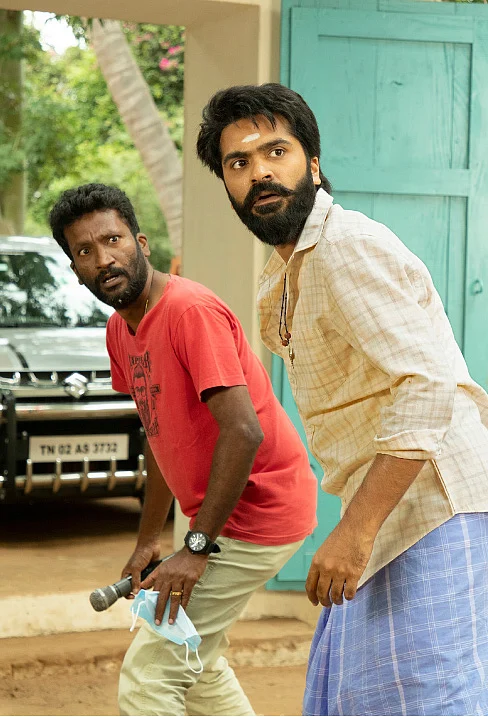 சினிமா விகடன்: சிம்பு with பழனி முருகன்!
