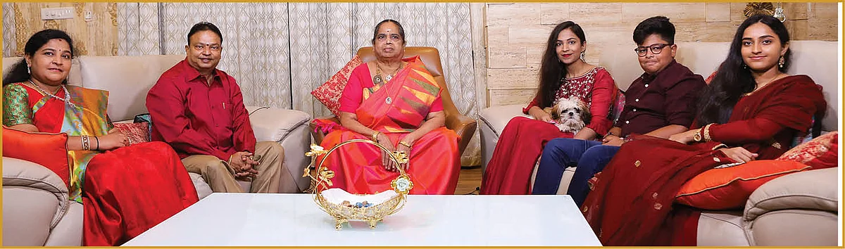 குடும்பத்துடன் ஐசரி கணேஷ்