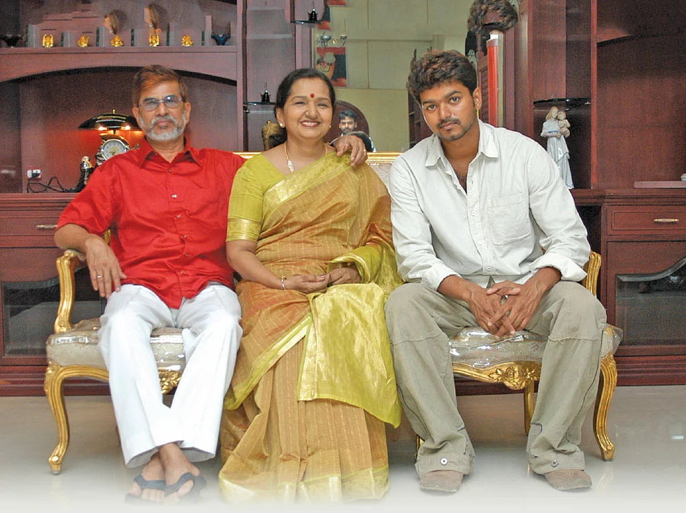 எஸ்.ஏ.சந்திரசேகர், ஷோபா, விஜய்