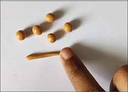 இந்தப் பலகாரங்கள் ரசிப்பதற்கு மட்டுமே! - மயக்கவைக்கும் மினியேச்சர் ஆர்ட்
