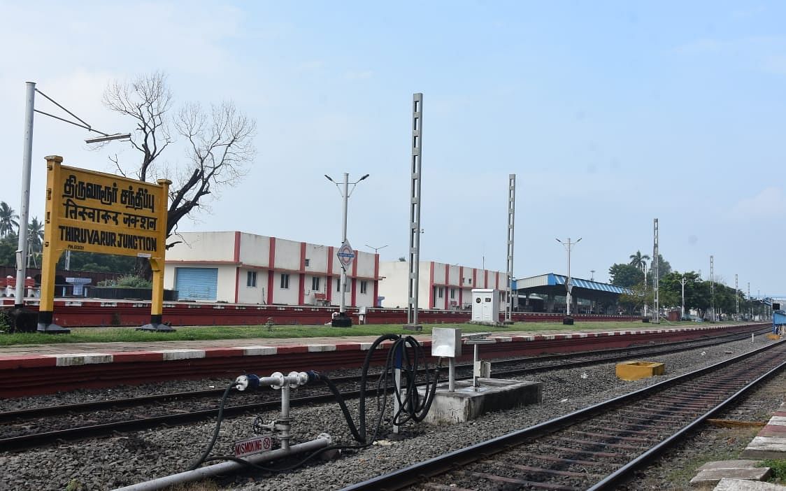 திருவாரூர் - காரைக்குடி ரயில்; கேட் கீப்பர்களை நியமிக்காமல் சேவையை நிறுத்துவதா? - வலுக்கும் கோரிக்கை