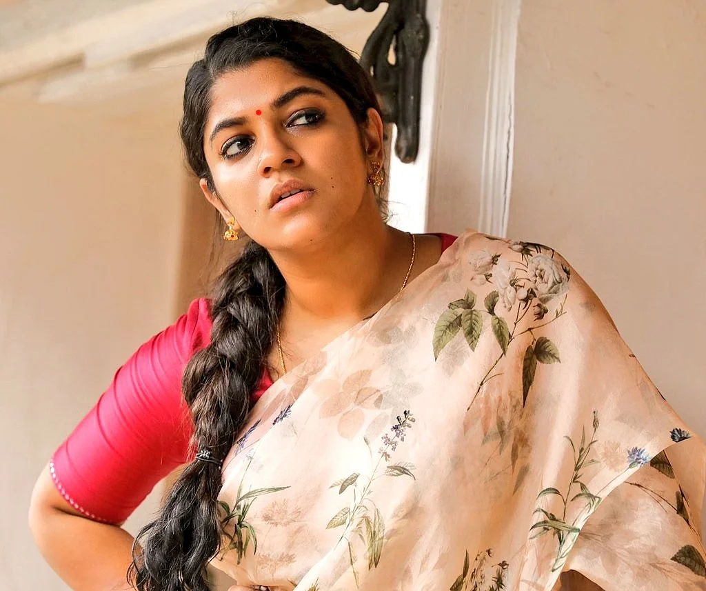 அபர்ணா பாலமுரளி