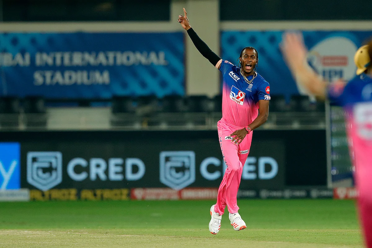 Jofra strikes in the very first over!