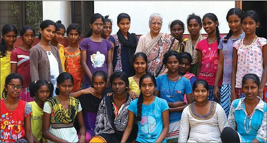 புதிய பகுதி! - 1: சேவைப் பெண்கள்... சேவையே வாழ்க்கை... தேவைப்படவில்லை தனிப்பட்ட வாழ்க்கை!