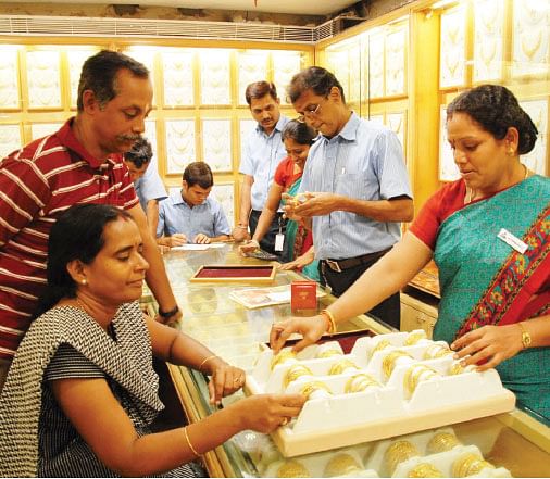 குறையும் விலை... தங்கம் இனி என்ன ஆகும்? - நிபுணர் தரும் அலசல்...