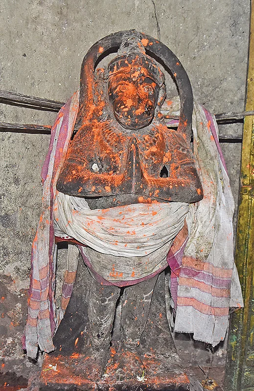ஒளி வடிவில் சுக்ரன் வழிபடும் ஸ்ரீவைகுண்டநாராயணர்