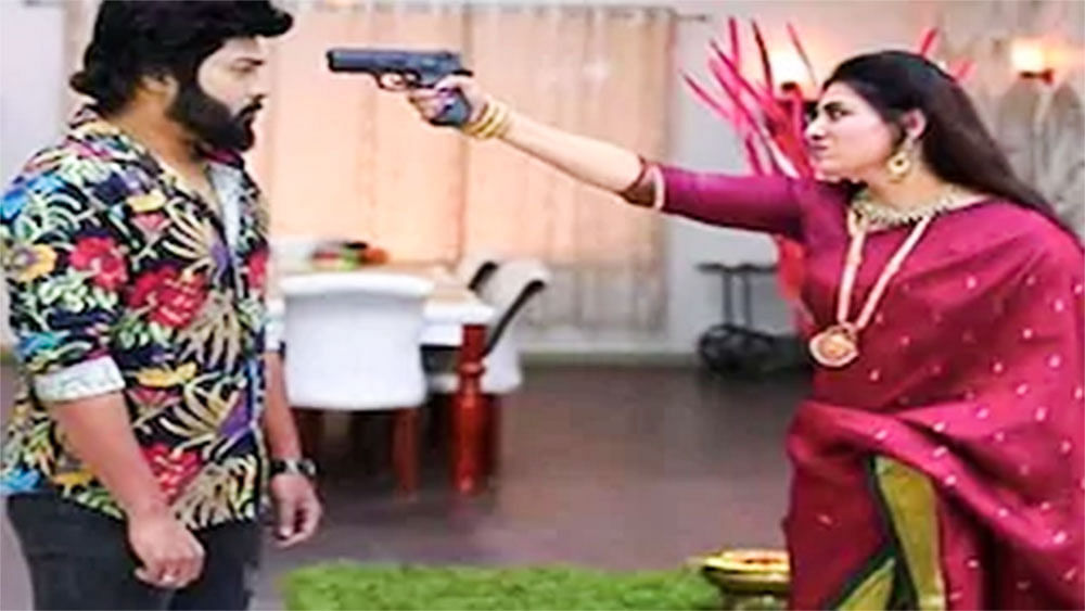 விகடன் TV: சீரியல் ஹீரோ என்றாலே டம்மிதானா?.