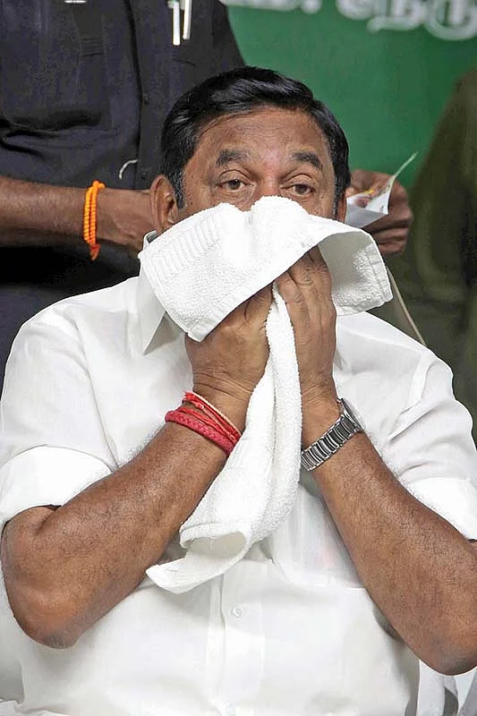 எடப்பாடி பழனிசாமி - பன்னீர்செல்வம்