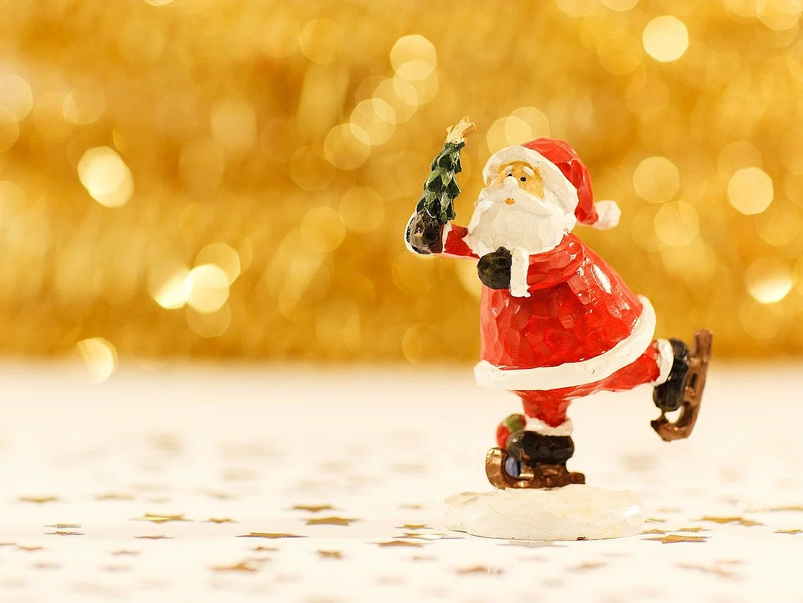 சான்டா க்ளாஸும் சில விநோதமான கிறிஸ்துமஸ் கொண்டாட்டங்களும்! #XMas2020