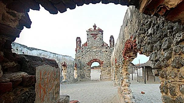 தனுஷ்கோடி தேவாலயம்