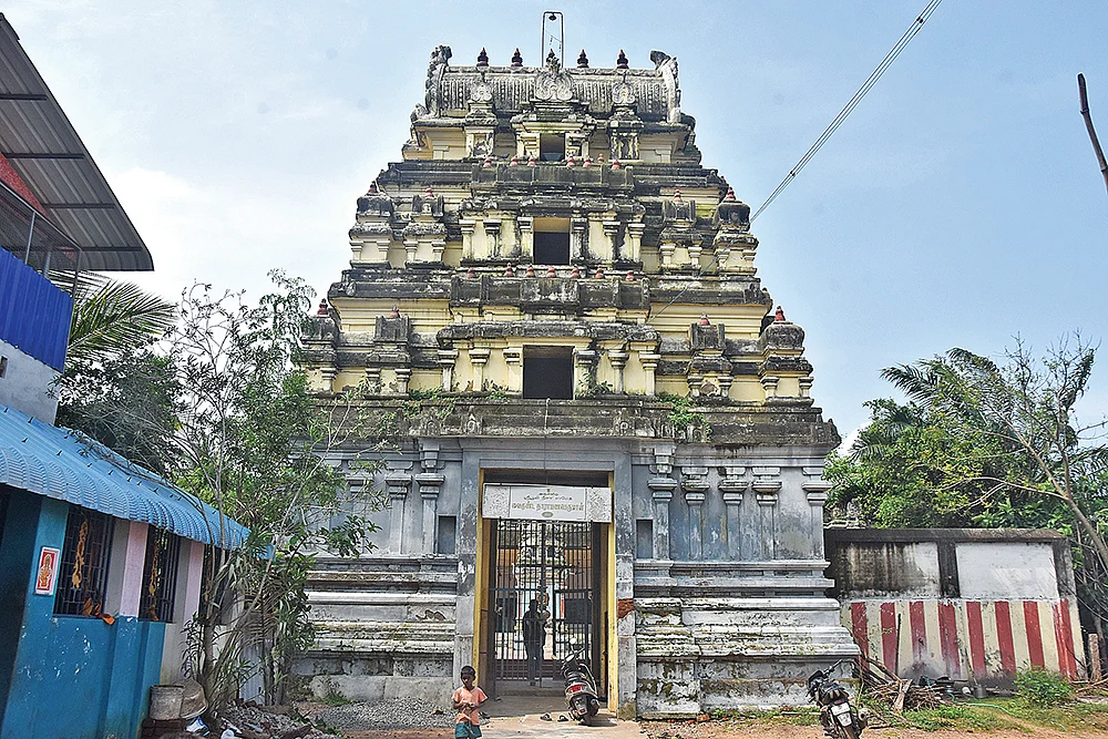 ஒளி வடிவில் சுக்ரன் வழிபடும் ஸ்ரீவைகுண்டநாராயணர்