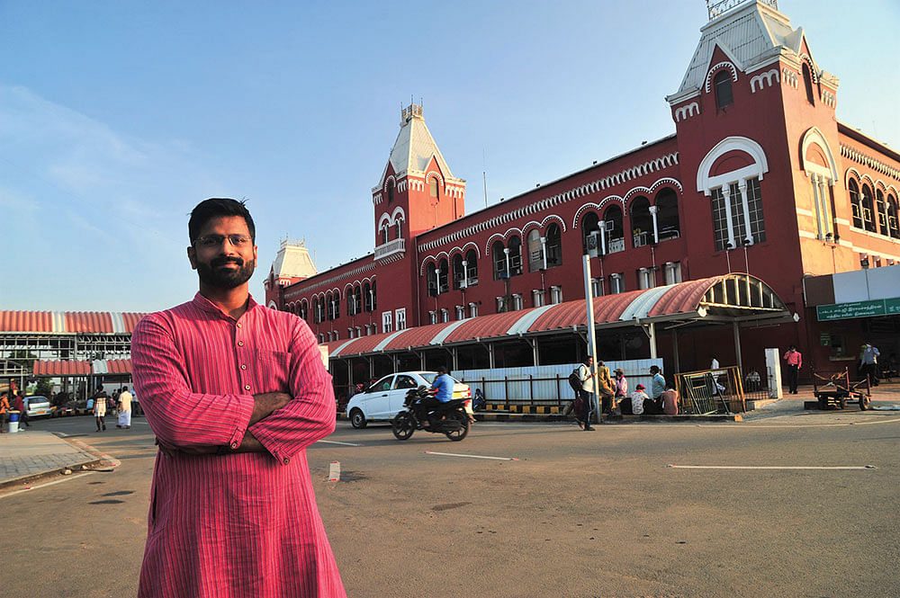 நடந்தவர்க்கு உதவிய நாயகன்!