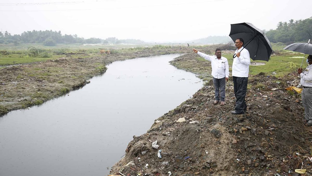 அமராவதி ஆற்றுக்குள் கழிவுநீர்க் கால்வாய் 