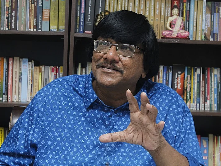 `அ.தி.மு.கவுக்கு வந்தால் ரத்தம்; தி.மு.கவுக்கு வந்தால் தக்காளிச் சட்னியா?'- மனுஷ்யபுத்திரன் ஆவேசம்
