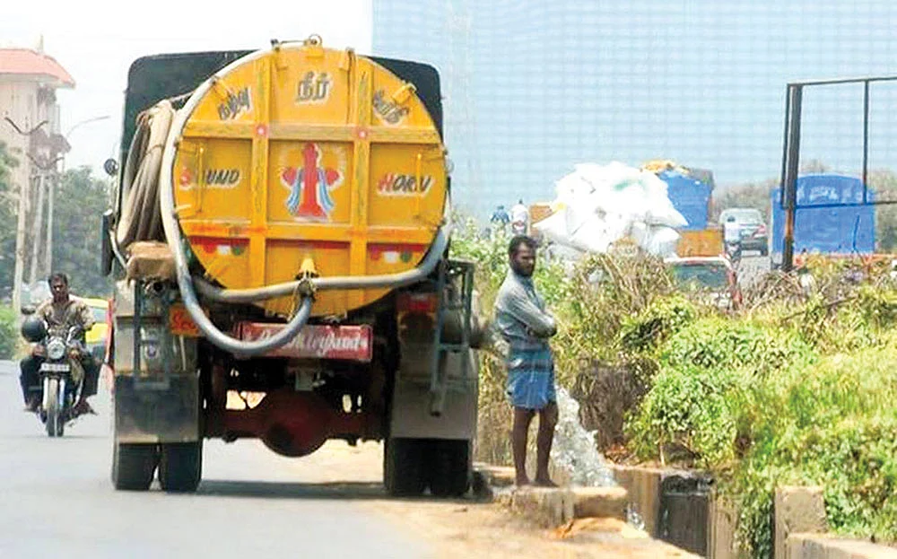 அம்மாவும் இல்லை; அக்காவும் இல்லை!