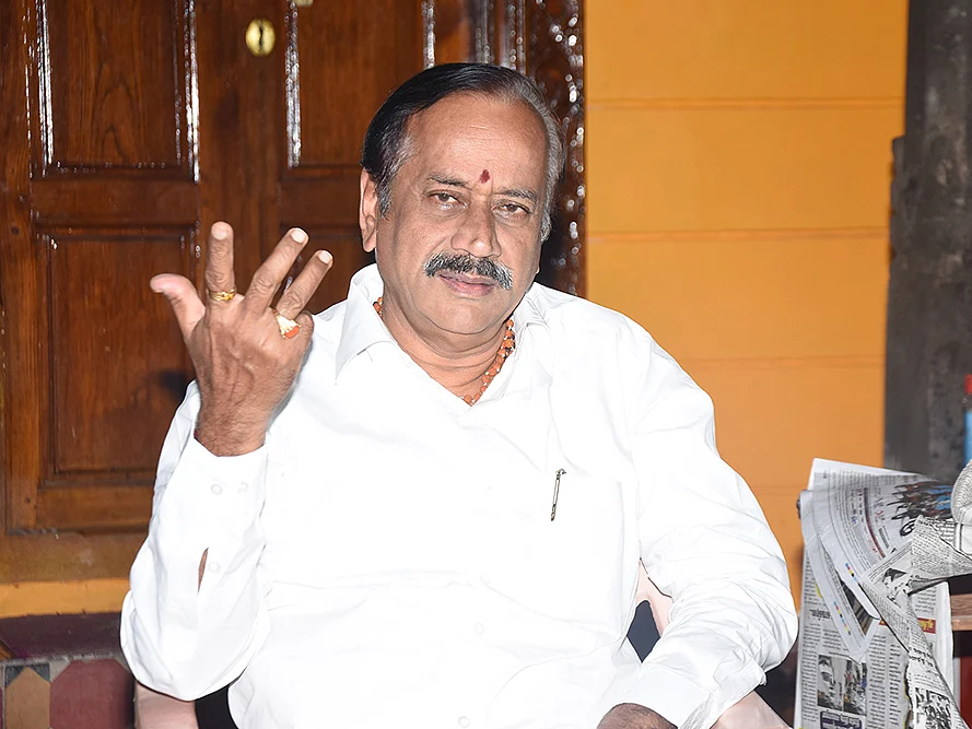 `4 கோடி ரூபாயில் வீடு; தேர்தல் பணம்?!’ - ஹெச்.ராஜா மீது பாயும் காரைக்குடி நகர பா.ஜ.க தலைவர்!