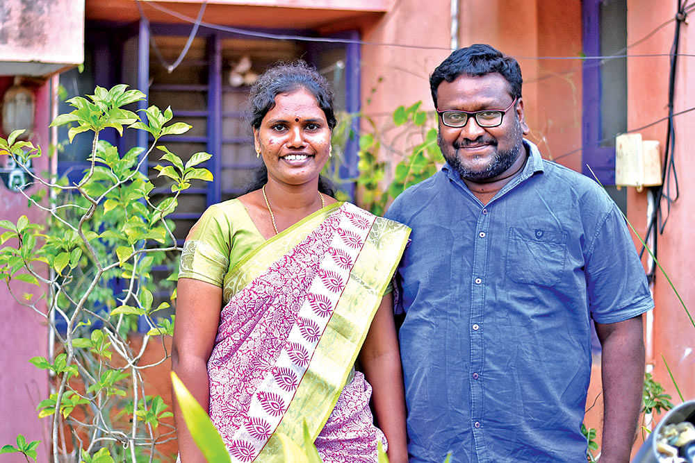 கணவருடன்...