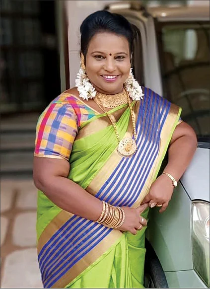 துரத்திய வறுமை, தற்கொலை முடிவு, ஸ்டாண்டு அப் காமெடி,
`வலிமை’ பட வாய்ப்பு... வாயால் வெல்லும் சசிகலா