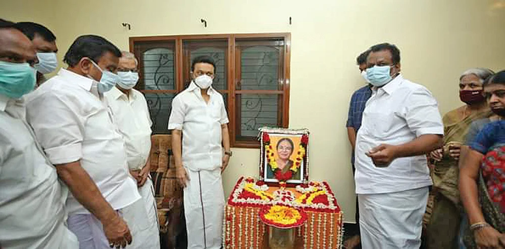 மிஸ்டர் கழுகு: “தம்பிக்குக் கூட்டம் கூடணும்!”
