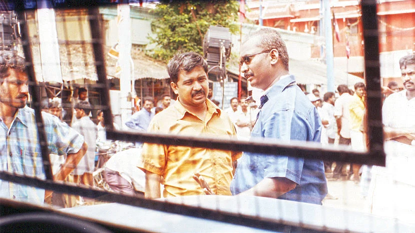 சினிமா விகடன் : “வடிவேலு இன்னொரு கமல்ஹாசன்!”