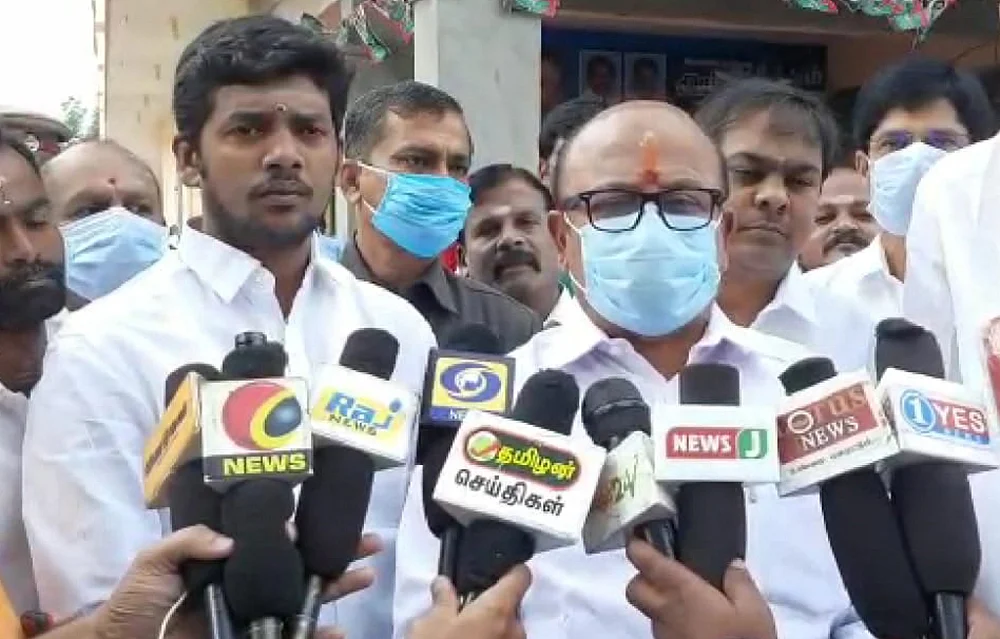 பொள்ளாச்சி ஜெயராமனுடன்...