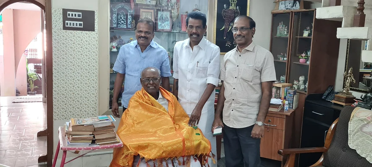 சாலமன் பாப்பையாவை வாழ்த்திய தி.மு.க-வினர்