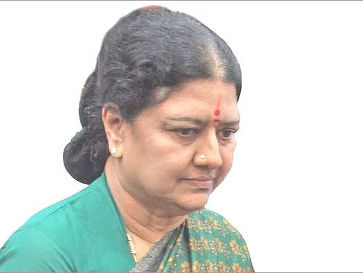 கையெழுத்திட்ட சசிகலா; உடைமைகளைப் பெற்றுக்கொண்ட உறவினர்கள்! - விடுதலை நடைமுறை விவரம்