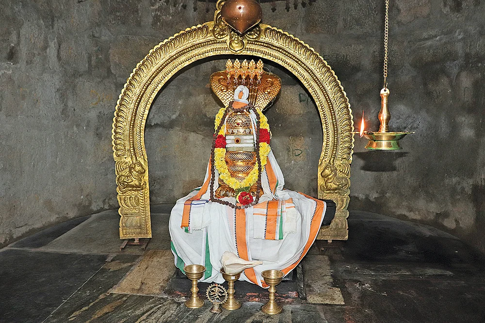 பொன் பொருள் அள்ளித் தரும் ஐஸ்வர்ய ஈஸ்வரன்!