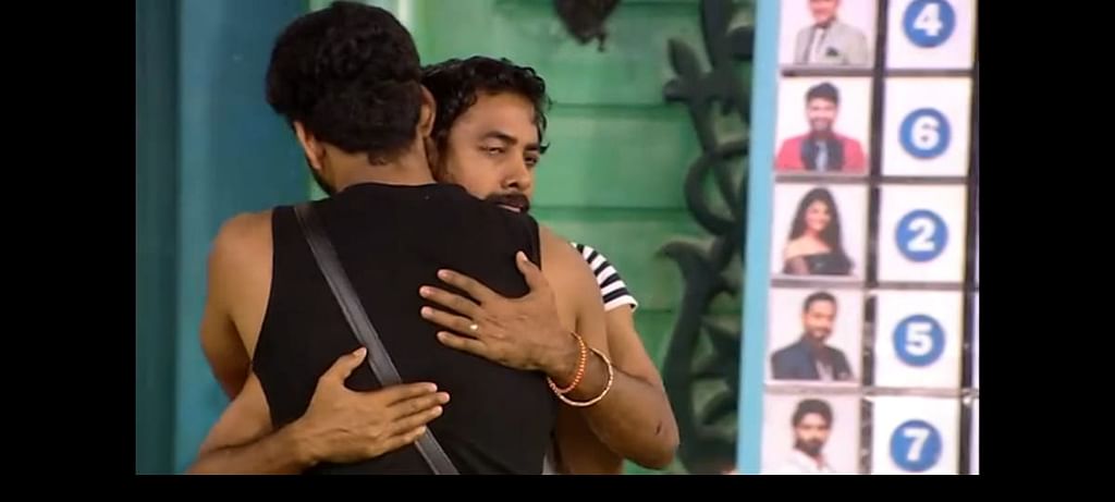 முதல் 'அன்பு' ஃபைனலிஸ்ட் சோம்... உள்ளுக்குள்ள ஒரு புது லவ் ட்ராக் ஓடுதே..! பிக்பாஸ் – நாள் 97