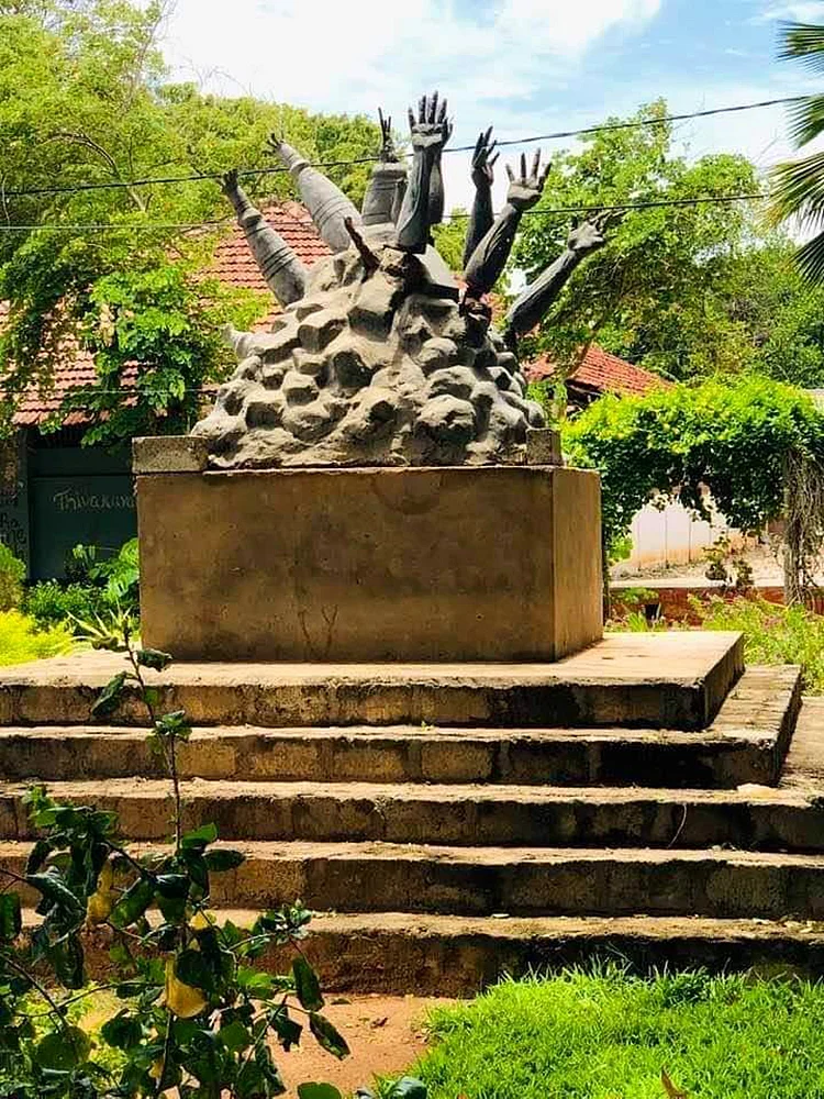 மீண்டுமொரு முள்ளிவாய்க்காலுக்குத் தயாராகும் இலங்கை அரசு!