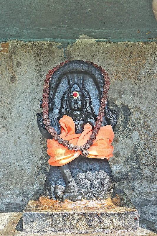 பொன் பொருள் அள்ளித் தரும் ஐஸ்வர்ய ஈஸ்வரன்!