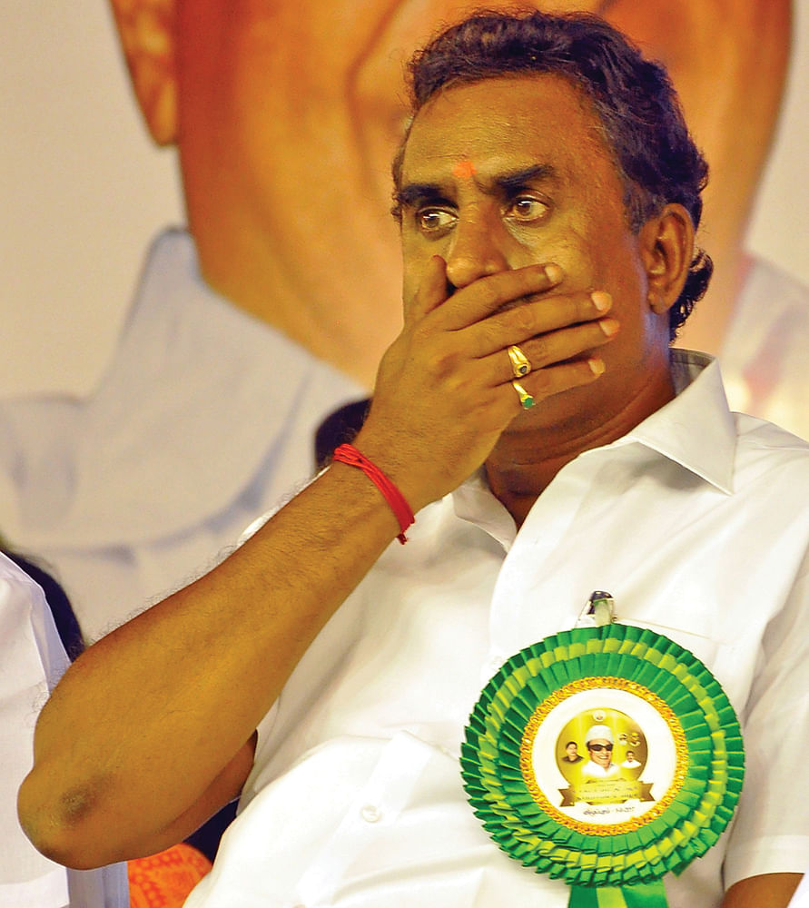 வேலுமணி