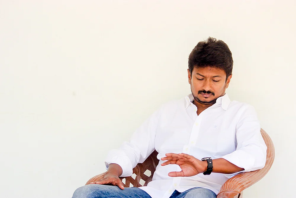 மிஸ்டர் கழுகு: அமித் ஷா ஆப்சென்ட்... ஆடிட்டர் அப்செட்!