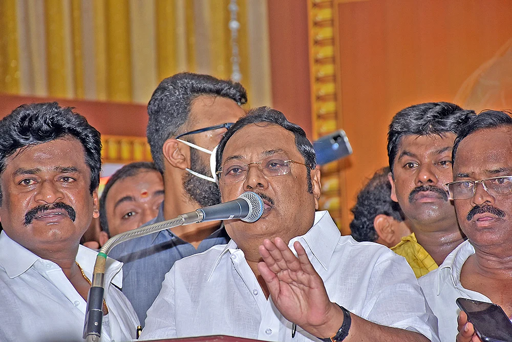 கூட்டணி குஸ்தி... அழகிரி அட்டாக் - திணறும் ஸ்டாலின்!