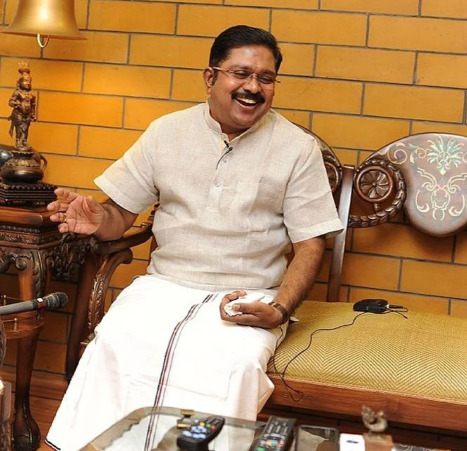 மிஸ்டர் கழுகு: அமித் ஷா ஆப்சென்ட்... ஆடிட்டர் அப்செட்!