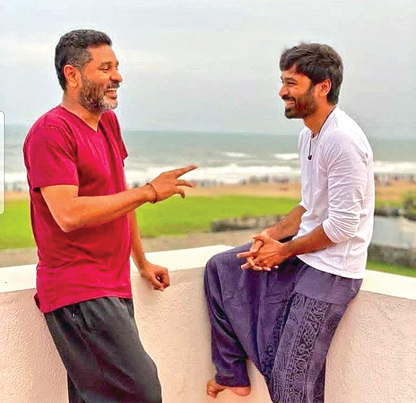 Dhanush - ரவுடி பேபிகள்!