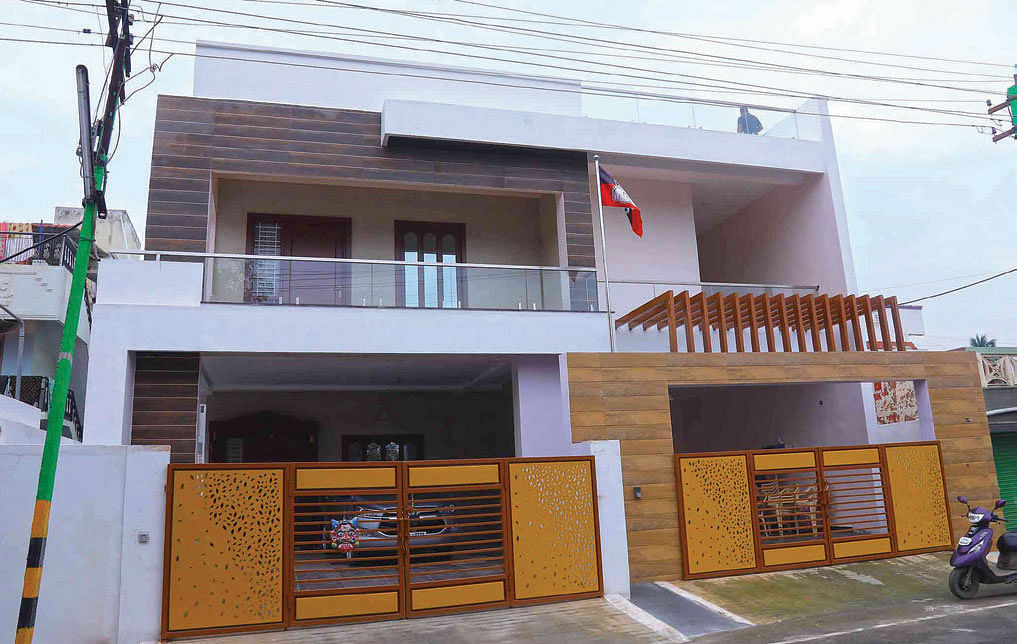 அமைச்சரின் புது வீடு